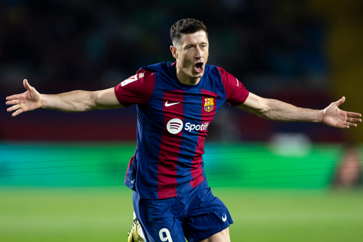 Europapress 5927156 29 april 2024 spain barcelona barcelonas robert lewandowski celebrates 1600 1067