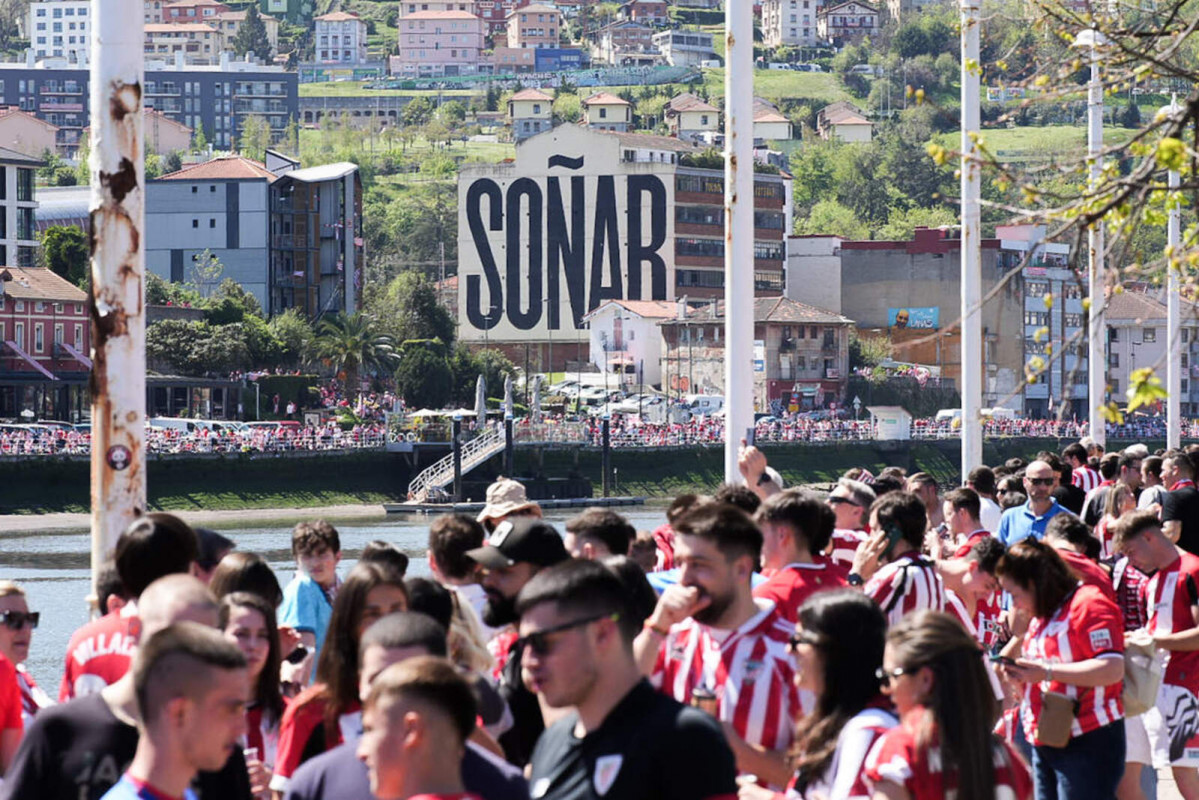 Europapress 5881288 aficionados athletic club bilbao esperan observar paso gabarra ria nervion 1600 1067