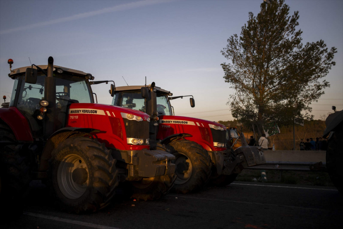 Catalunyapress tractors11m24 1600 1067