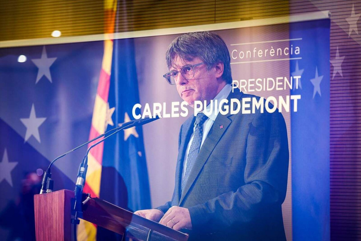 Europapress 5420570 pancarta foto expresidente generalitat eurodiputado junts carles puigdemont 1600 1067