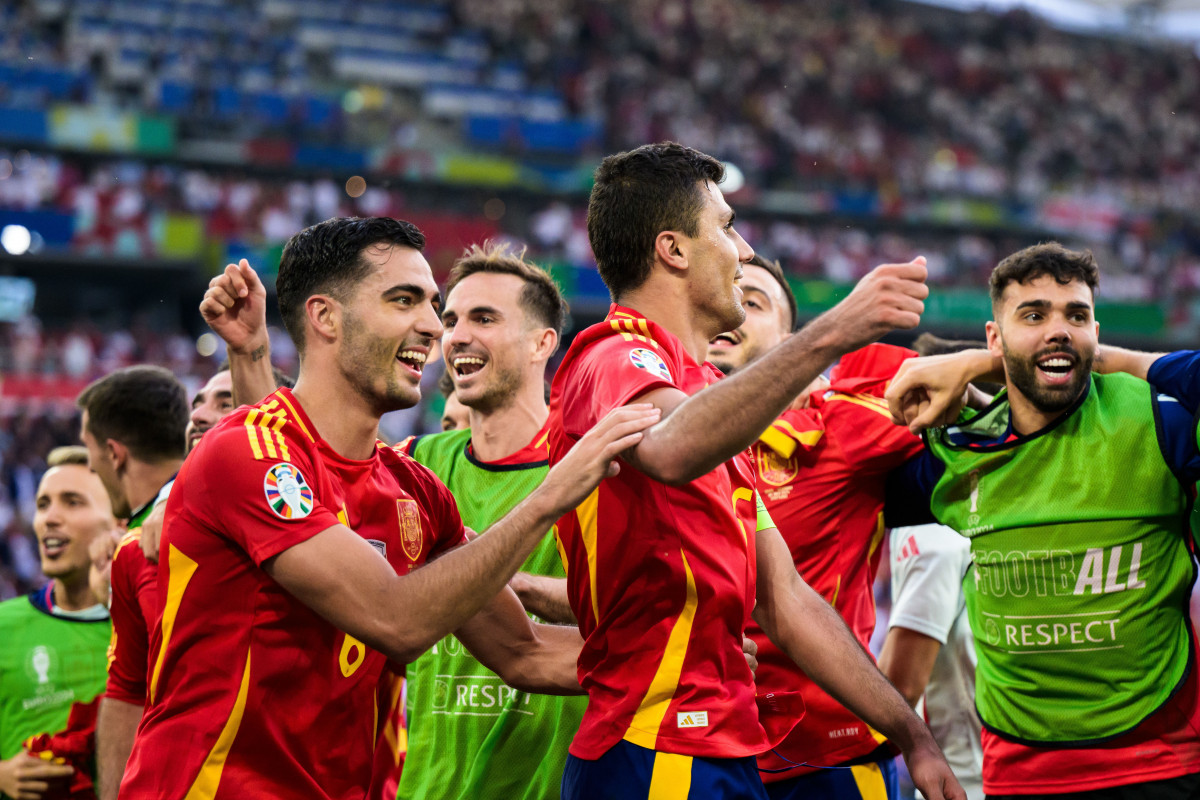 EuropaPress 6073984 july 2024 stuttgart germany 240705 mikel merino and rodrigo hernandez of (1)