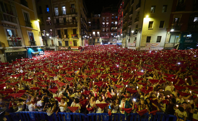 Pamplona, preparada per donar inici a 204 hores de festa ininterrompuda amb els Sanfermines