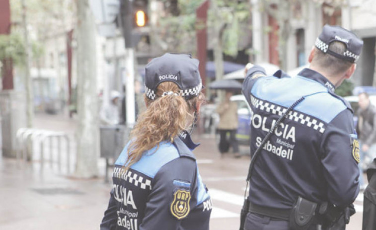 L'alcaldessa de Sabadell anuncia la desokupació d'un local municipal