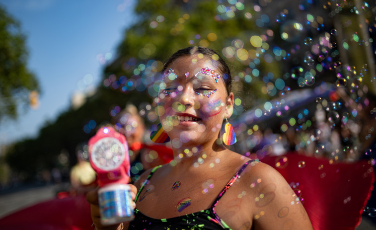 Unes 120.000 persones celebren el Pride a Barcelona amb assistència de Collboni i Verge