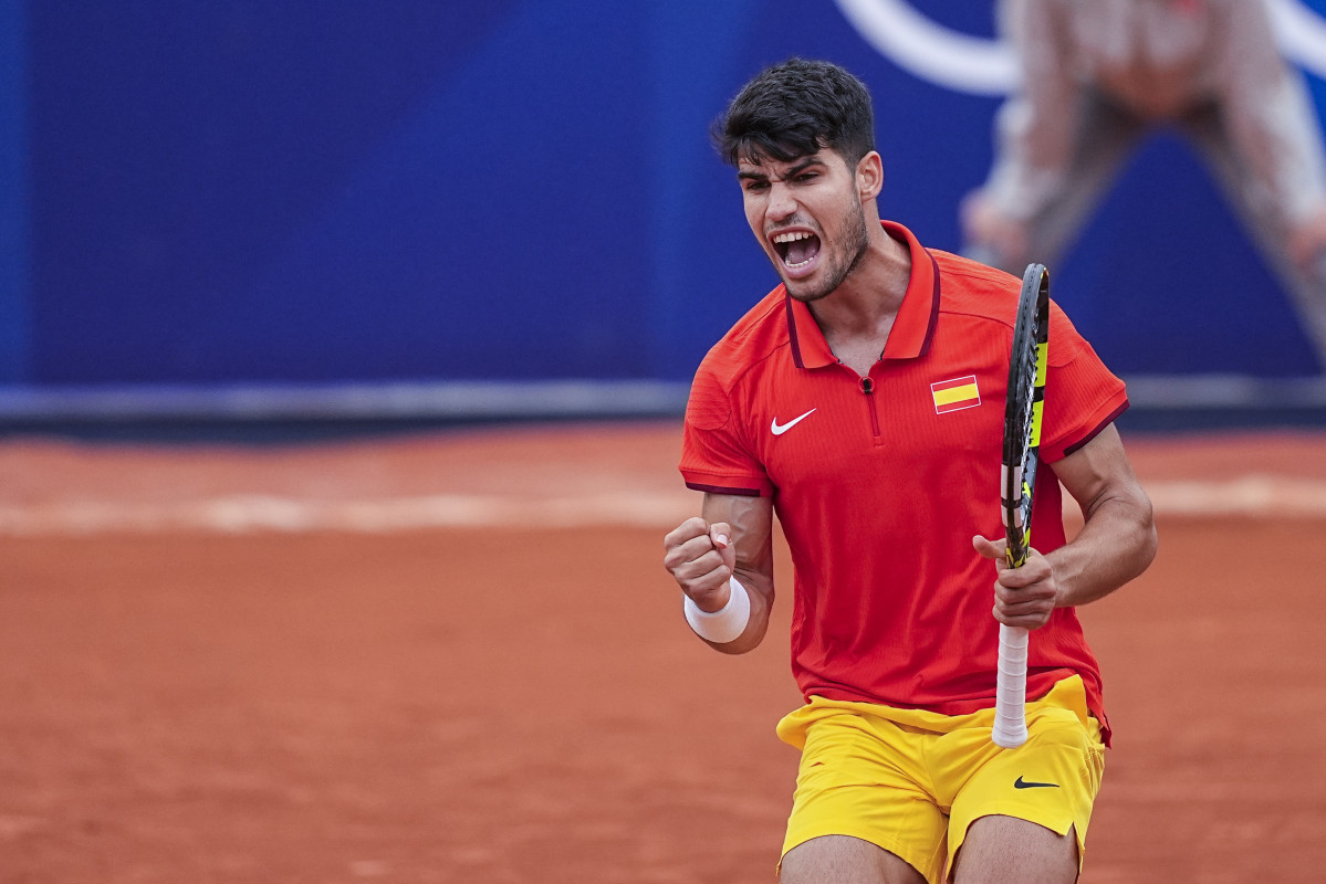 EuropaPress 6112030 carlos alcaraz esp celebrates point against hady habib lbn during mens (1)