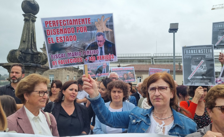 Pepe Blanco i Ana Pastor: dos gallecs sense culpa a Angrois