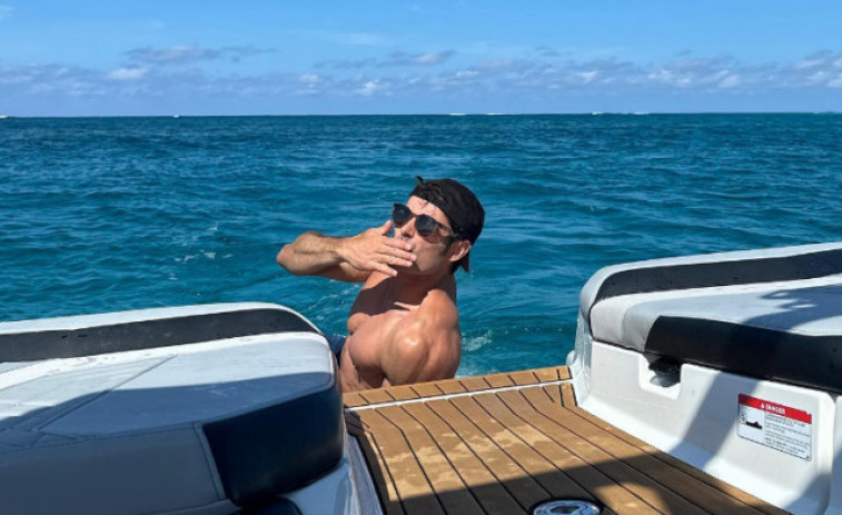 Zac Efron traquilitza els seus fans després del seu accident a Eivissa: 