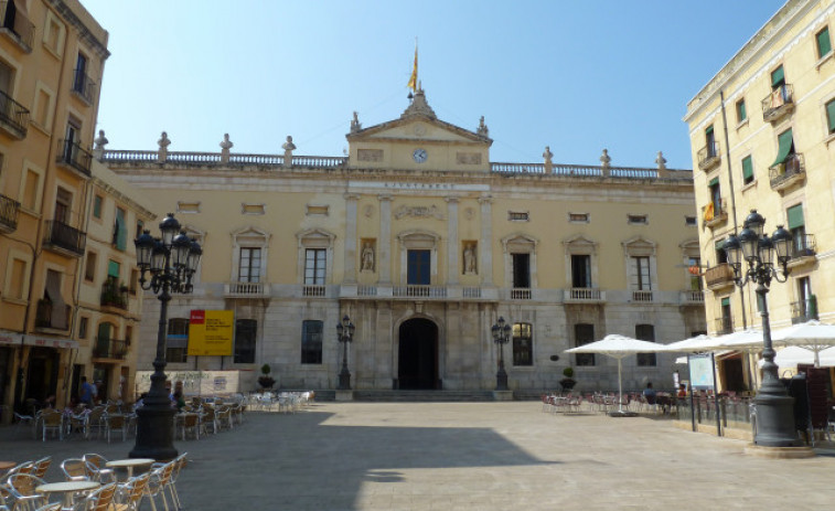 Polèmica a Tarragona per la pujada de sou a un diputat trànsfuga de Vox