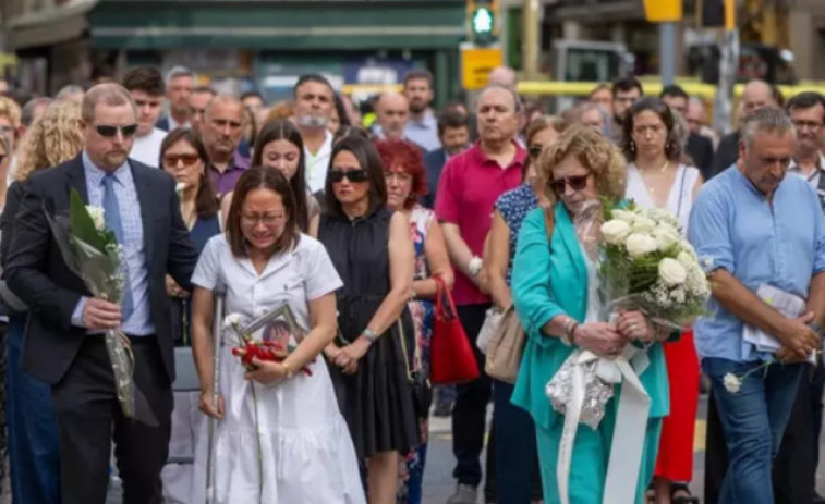 Una jornada per no oblidar: Barcelona recorda els 7 anys de l'atemptat gihadista del 17-A a la Rambla