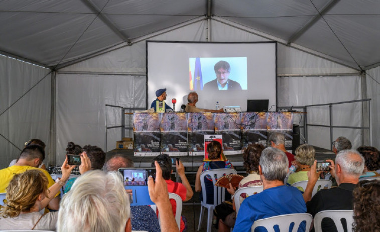 Puigdemont denuncia un 