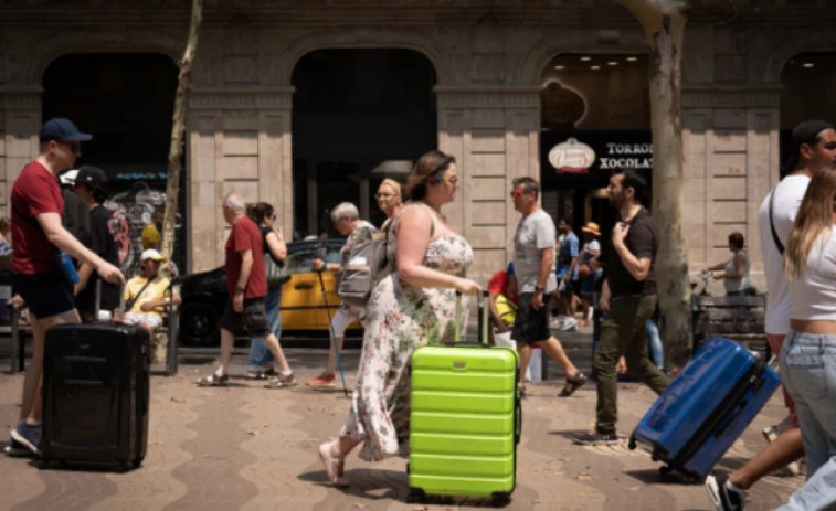 Més turistes: les pernoctacions hoteleres a Catalunya van pujar un 2,2% al juliol