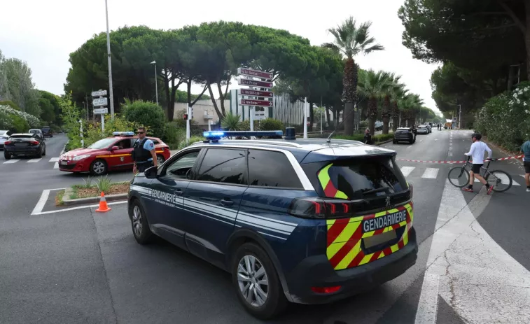 Un policia ferit durant l'incendi deliberat d'una sinagoga al sud de França