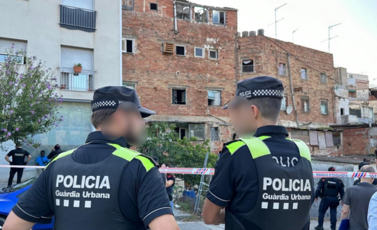 Quatre detinguts al desallotjament de dos edificis ocupats a Badalona