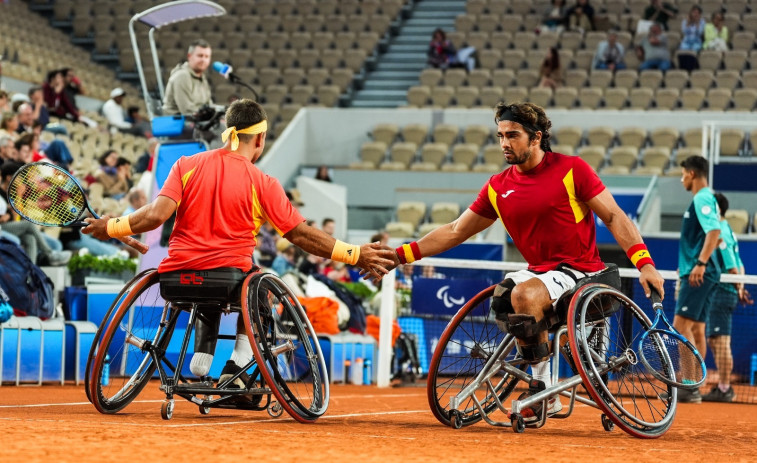 Martín de la Puente i Dani Caverzaschi guanyen un bronze històric en el tennis en cadira de rodes