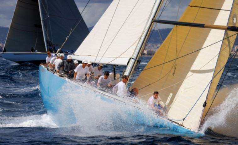 La Copa de l'Amèrica recupera embarcacions antigues a la Puig Vela Clàssica