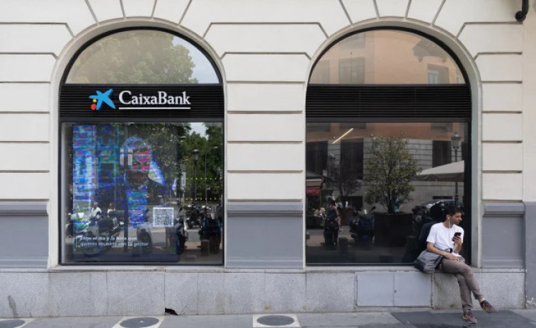 CaixaBank frega el 27% del programa de recompra d'accions