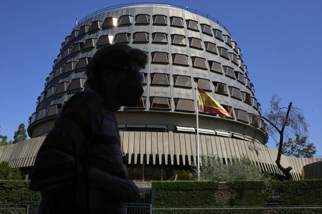 EuropaPress 3820204 persona camina inmediaciones tribunal constitucional julio 2021 madrid