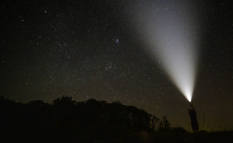 S'acosta el 'Cometa del segle': Quan i on veure'l des d'Espanya?