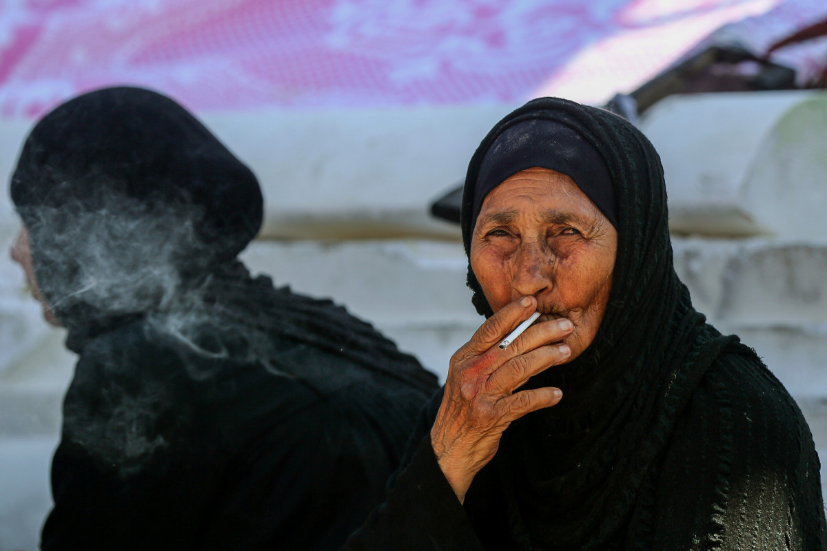 EuropaPress 6243315 28 september 2024 lebanon beirut an elderly syrian refugee who fled beirut