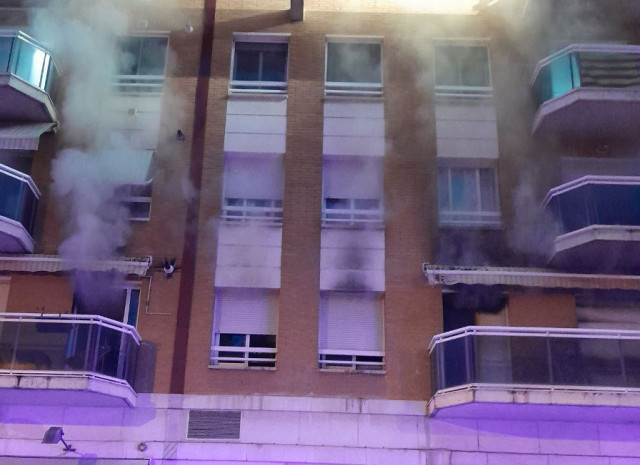 Extingit un incendi en un edifici de quatre plantes de Reus