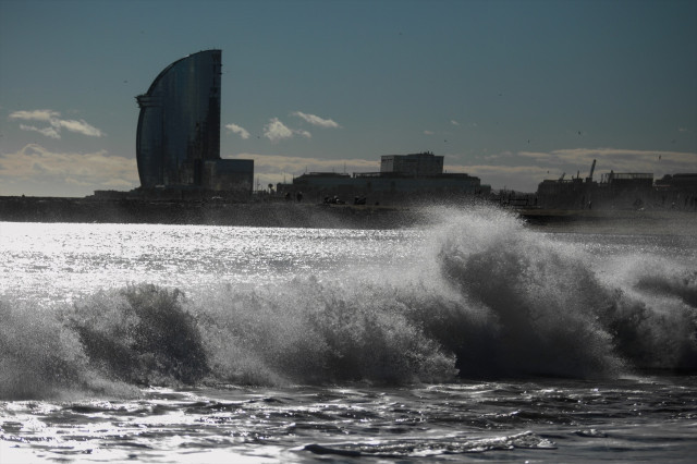 EuropaPress 4929770 vista oleaje playa barceloneta 17 enero 2023 barcelona catalunya espana 2