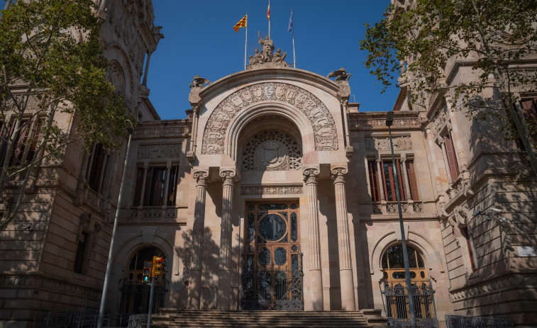 Polèmica absolució d'un treballador de Stop Okupas acusat d'agredir a un veí del Poble Sec de Barcelona