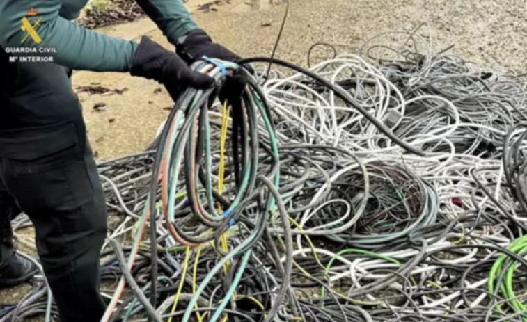 Tallat el servei de les línies R13 i R14 de Rodalies pel robatori de cable de coure