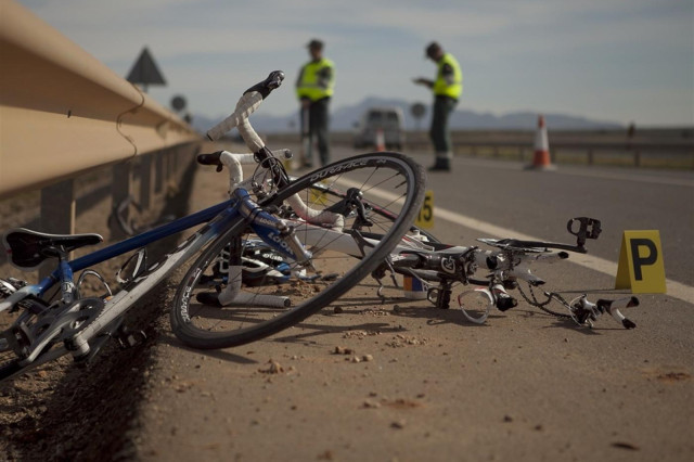 Mor un ciclista atropellat després de xocar amb una furgoneta a la N-420