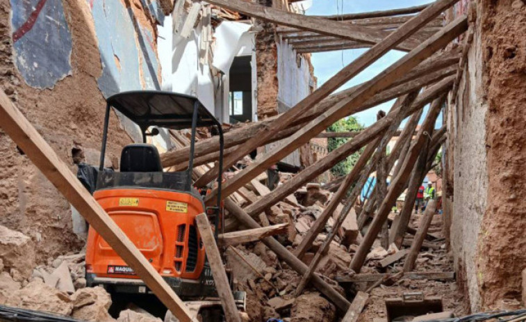 Ensurt a Esparraguera: un edifici en obres s'esfondra