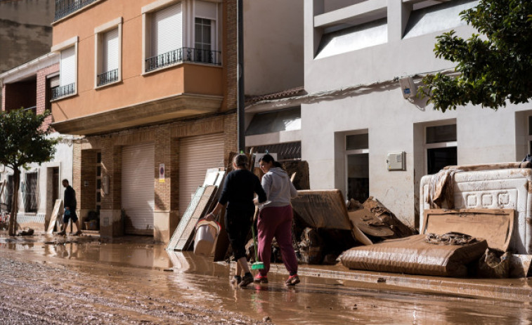 Guia per saber quins ajuts pots demanar per pal·liar els danys de la DANA