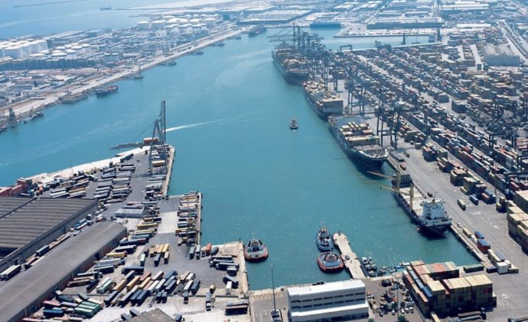 Desconvoquen la vaga d'amarradors del Port de Barcelona