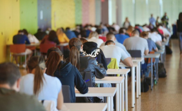 Més de 1.000 persones s'apunten a les oposicions per a auxiliar administratiu a Lleida