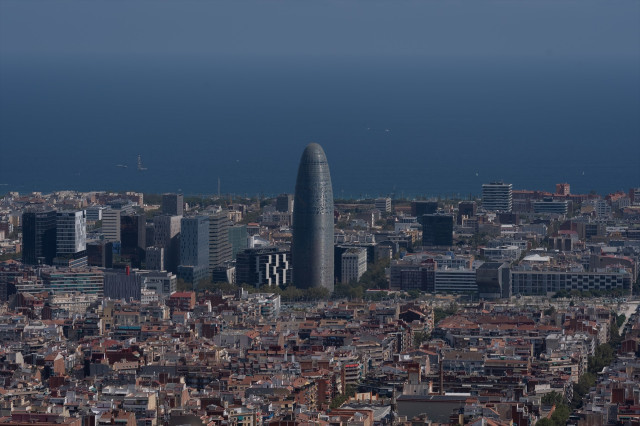 EuropaPress 6137821 vista panoramica barcelona torre glories fondo agosto 2024 barcelona 1