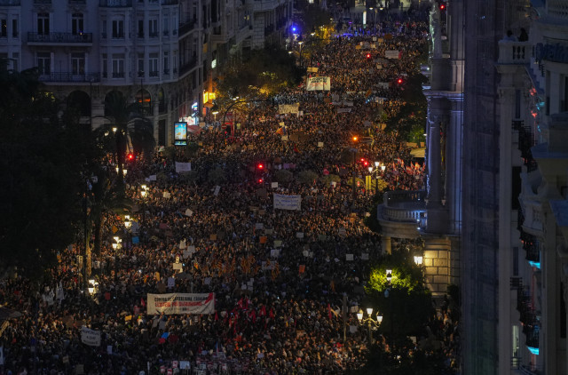 EuropaPress 6331512 vista general manifestacion recorre calles valencia exigir dimision