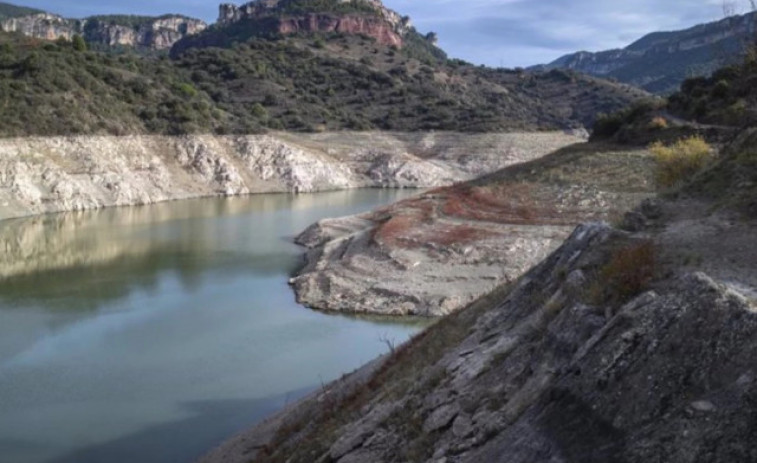 La capacitat d'aigua als embassaments de les conques internes frega el 34%