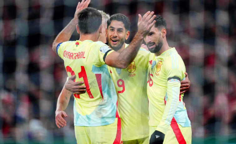 Espanya guanya a Dinamarca i segella l'accés als quarts de final de la Nations League (1-2)