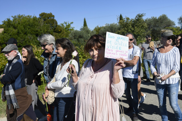 EuropaPress 6351352 concentracion apoyo gisele pelicot victima violaciones localidad mazan