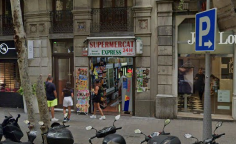 Barcelona declara la guerra als supermercats 24 hores