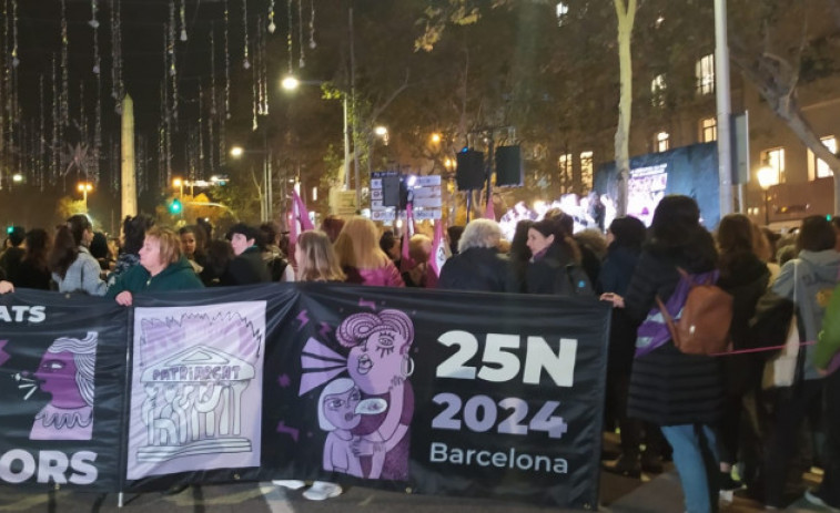 Milers de dones clamen a Catalunya per la fi de la violència masclista