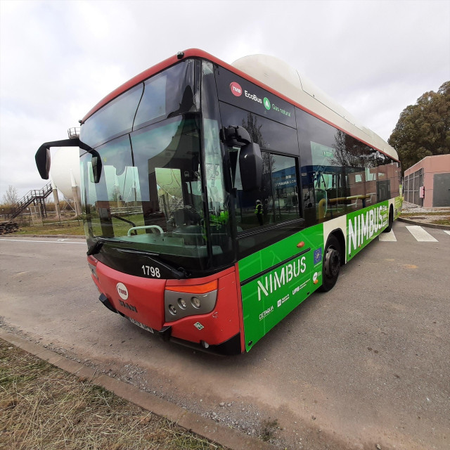 EuropaPress 5086331 bus tmb impulsado biometano obtenido partir lodos depuradora 1