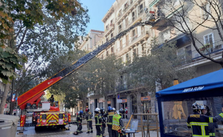 Set ferits en un incendi al districte de l'Eixample de Barcelona