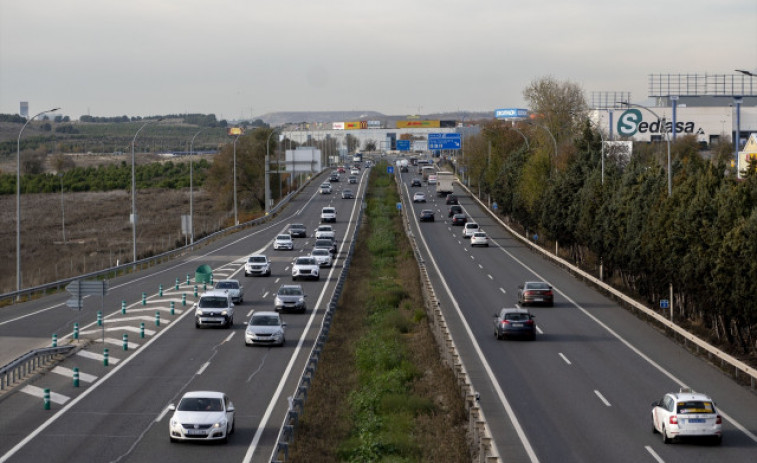 337.500 vehicles surten de Barcelona pel pont de la Constitució