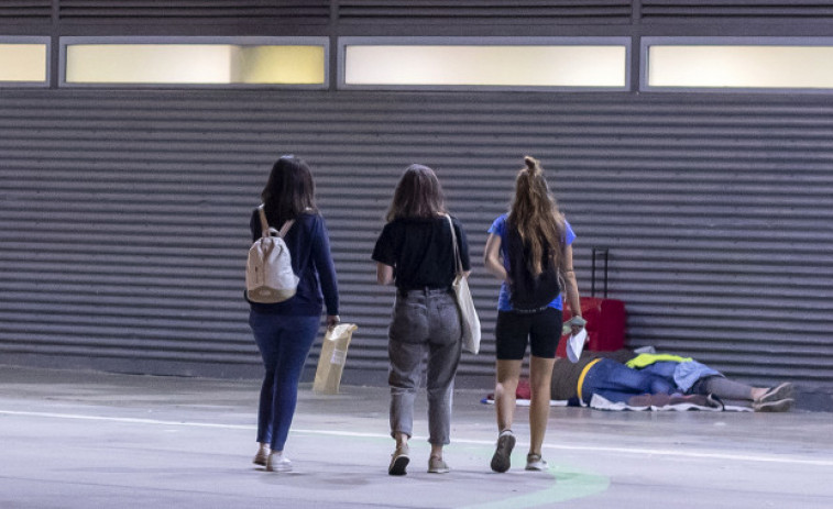 Les accions de l'Hospitalet per abordar la pobresa extrema: 100 persones dormen al carrer a la ciutat