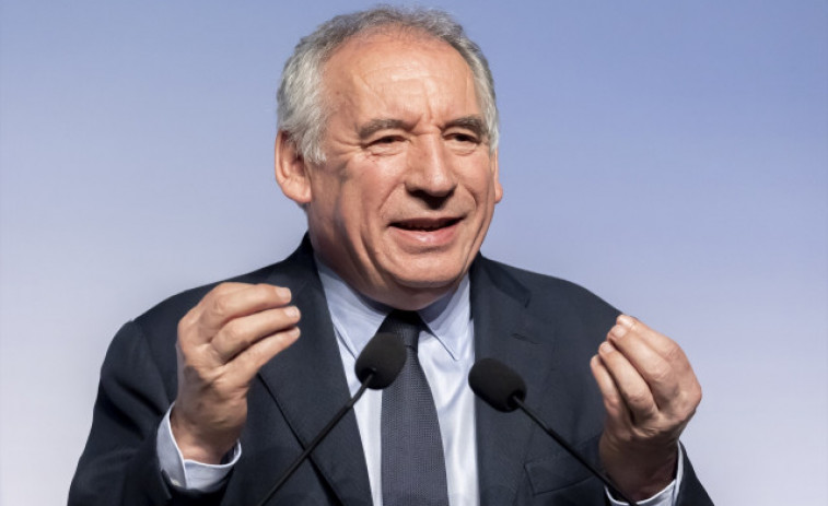 Macron nomena el centrista François Bayrou nou primer ministre de França