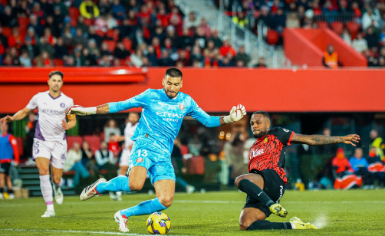 El Girona es deixa remuntar a Mallorca i no aconsegueix reaccionar davant deu jugadors (2-1)