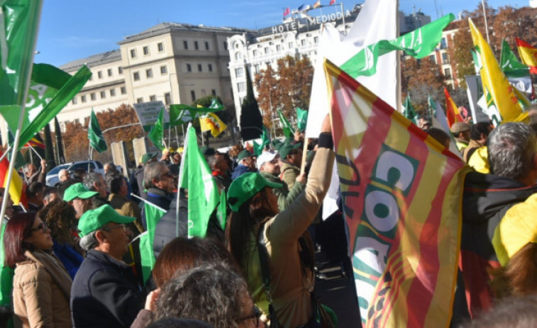 Per què protesten els agricultors? Milers de treballadors del sector es manifesten davant del Ministeri