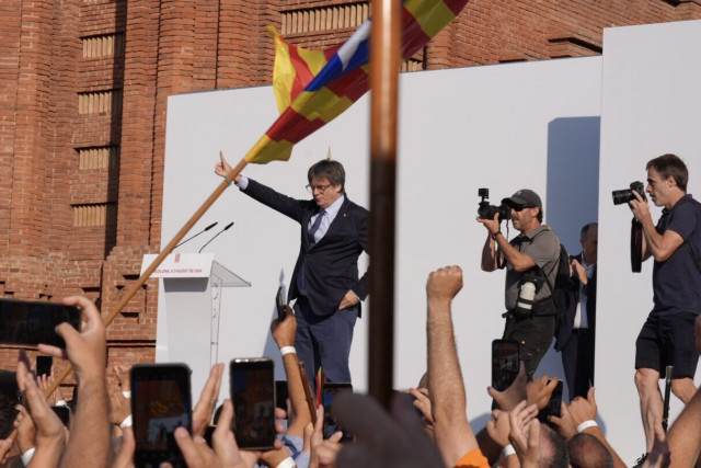 EuropaPress 6403602 expresidente generalitat catalunya carles puigdemont llega intervenir acto