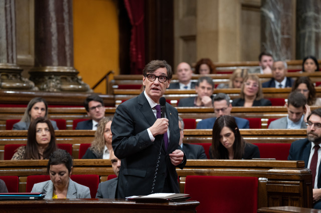 EuropaPress 6413069 presidente generalitat salvador illa interviene pleno parlament cataluna 18