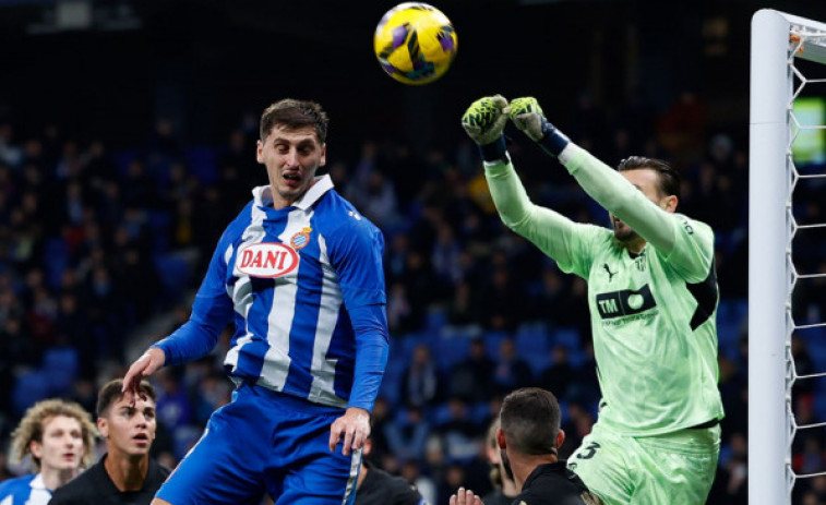 Empat agre entre Espanyol i Valencia un duel directe per la permanència (1-1)