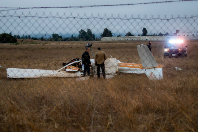 EuropaPress 6430861 watsonville aug 19 2022    investigators work at the site of the plane